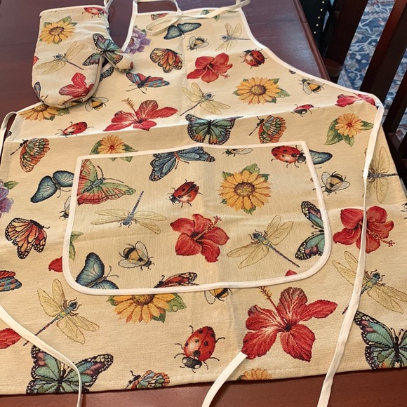 Apron and Mitten Set from Italy - Picture 2 of 10